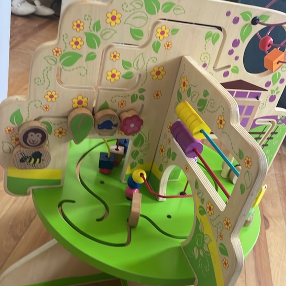 Medium sized, used but in good condition, little bit of marker on the wood. - Picture 4 of 4